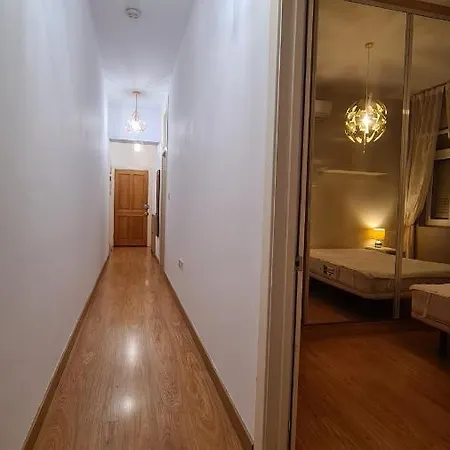 Apartment Town Centre Flat With Roof Terrace *