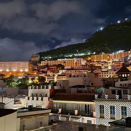Town Centre Flat With Roof Terrace * Gibraltar