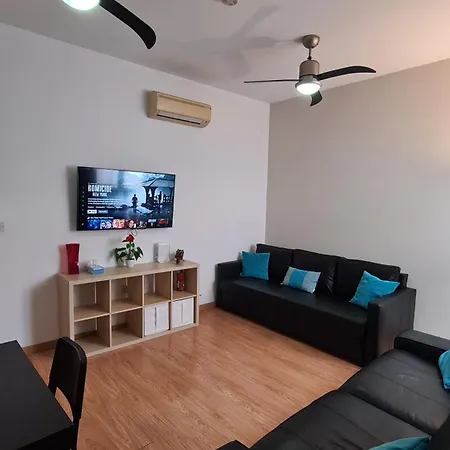 Town Centre Flat With Roof Terrace * Gibraltar