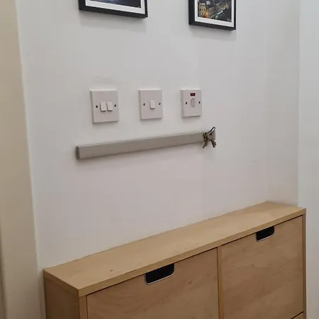 Town Centre Flat With Roof Terrace * Gibraltar