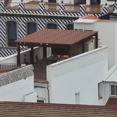 Apartment Town Centre Flat With Roof Terrace